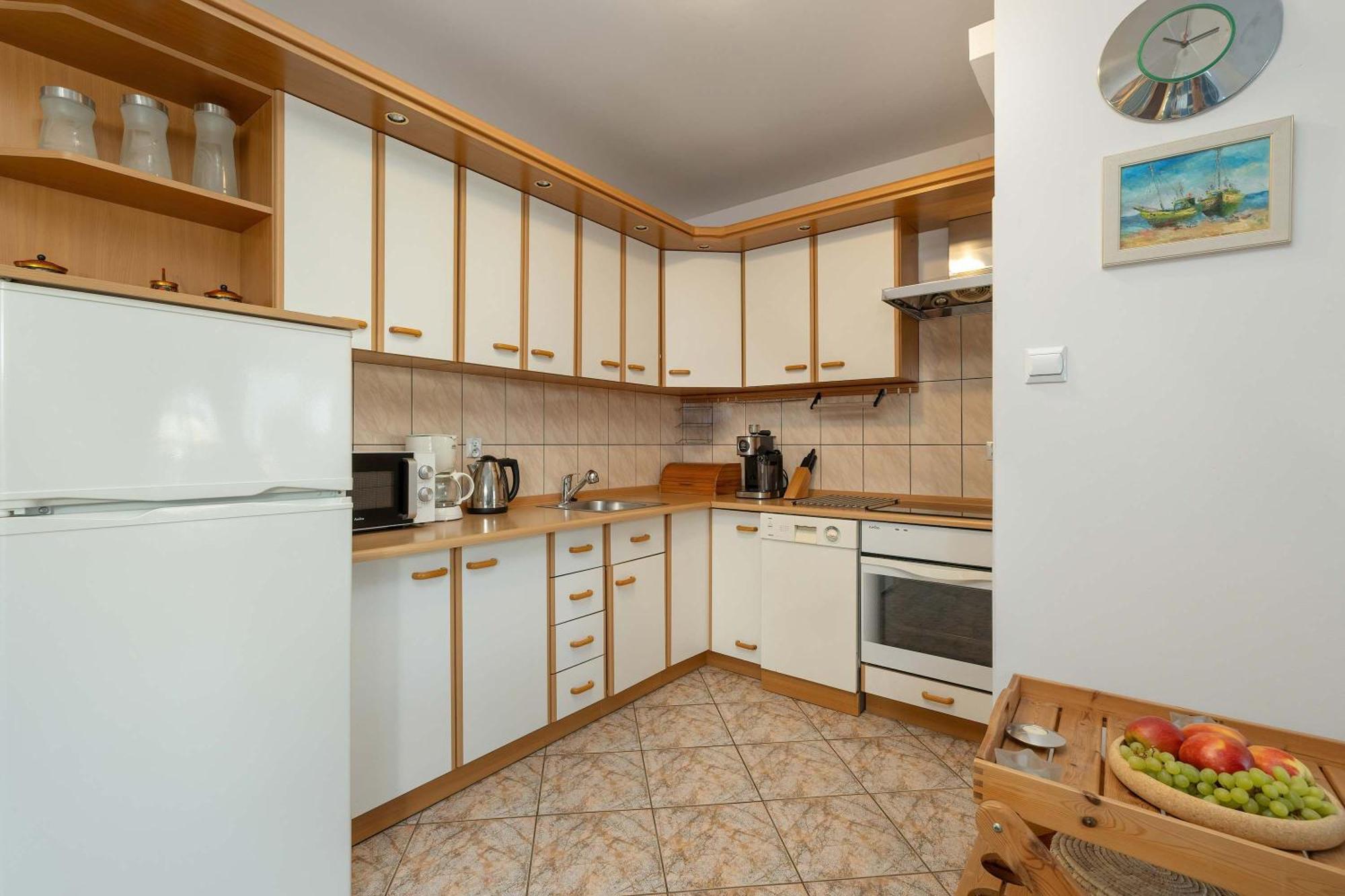 Plac Neptuna Bright With Balcony By Renters