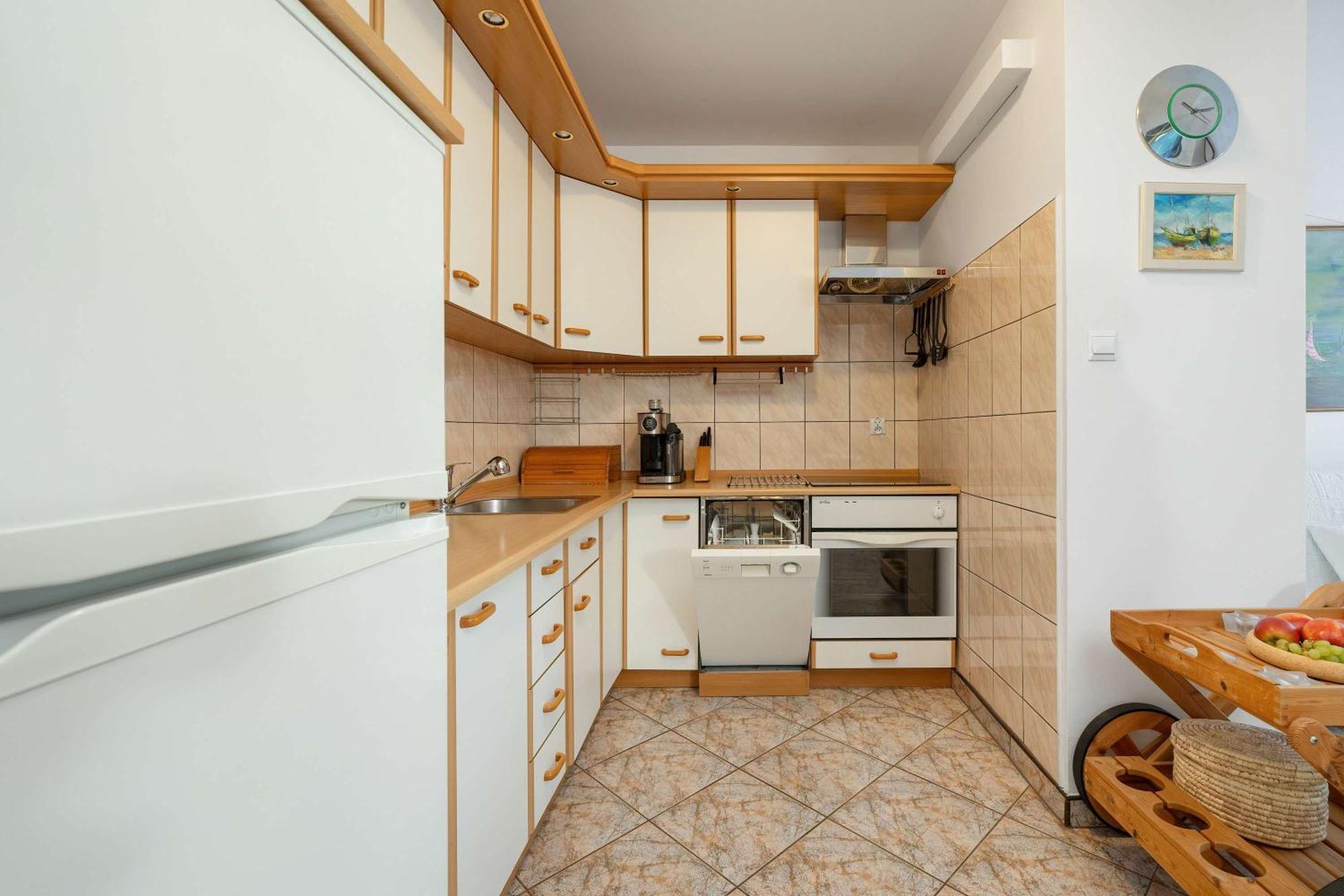 Apartment Plac Neptuna Bright With Balcony By Renters
